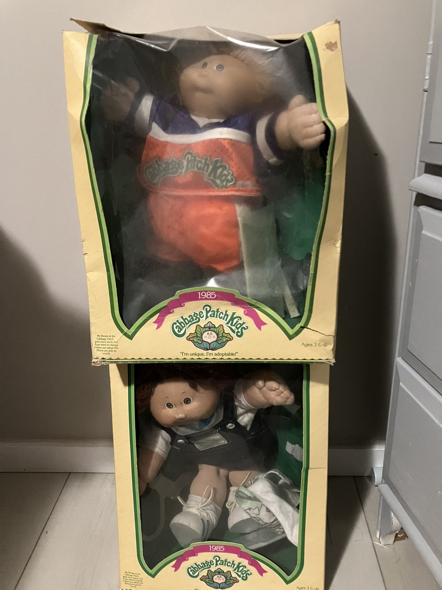 1985 Cabbage Patch Dolls W/certificates
