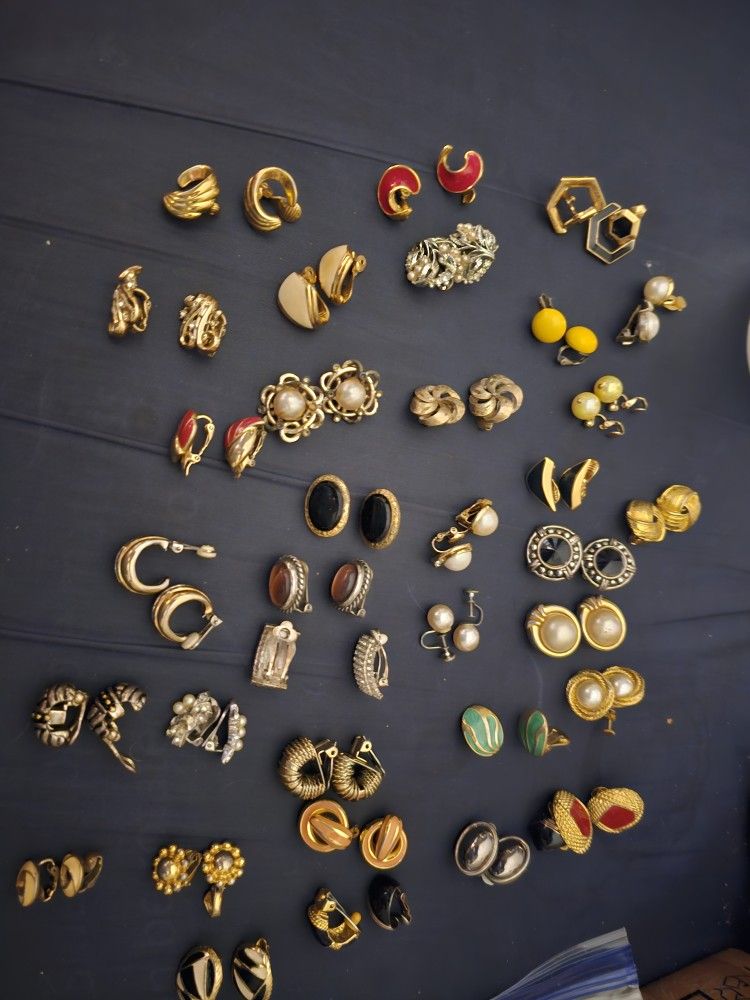 35 Ear Ring Sets