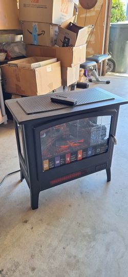 New In Box Infrared Electric Stove Heater Black 