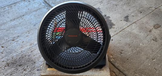 Honeywell HF-810 3-Speed ​​High Velocity Air Circulator Floor Fan