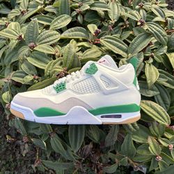 Jordan 4 Nike SB Size 7 , 9.5