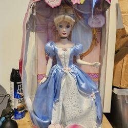 Porcelain Cindirella Doll Princess Disney Collectible 