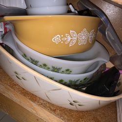 glass pots/ dishes