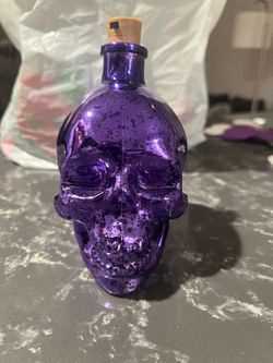 Halloween Decorative Purple Skull-Shaped Glass Bottle with Corka