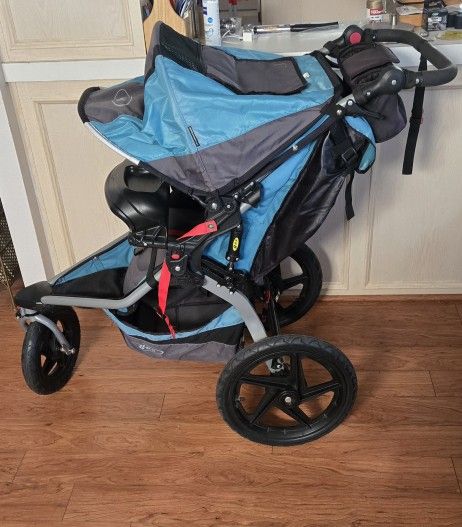 BOB Revolution Flex Baby Jogging Stroller With Snack Tray And Adjustable Height Push Handlebar 