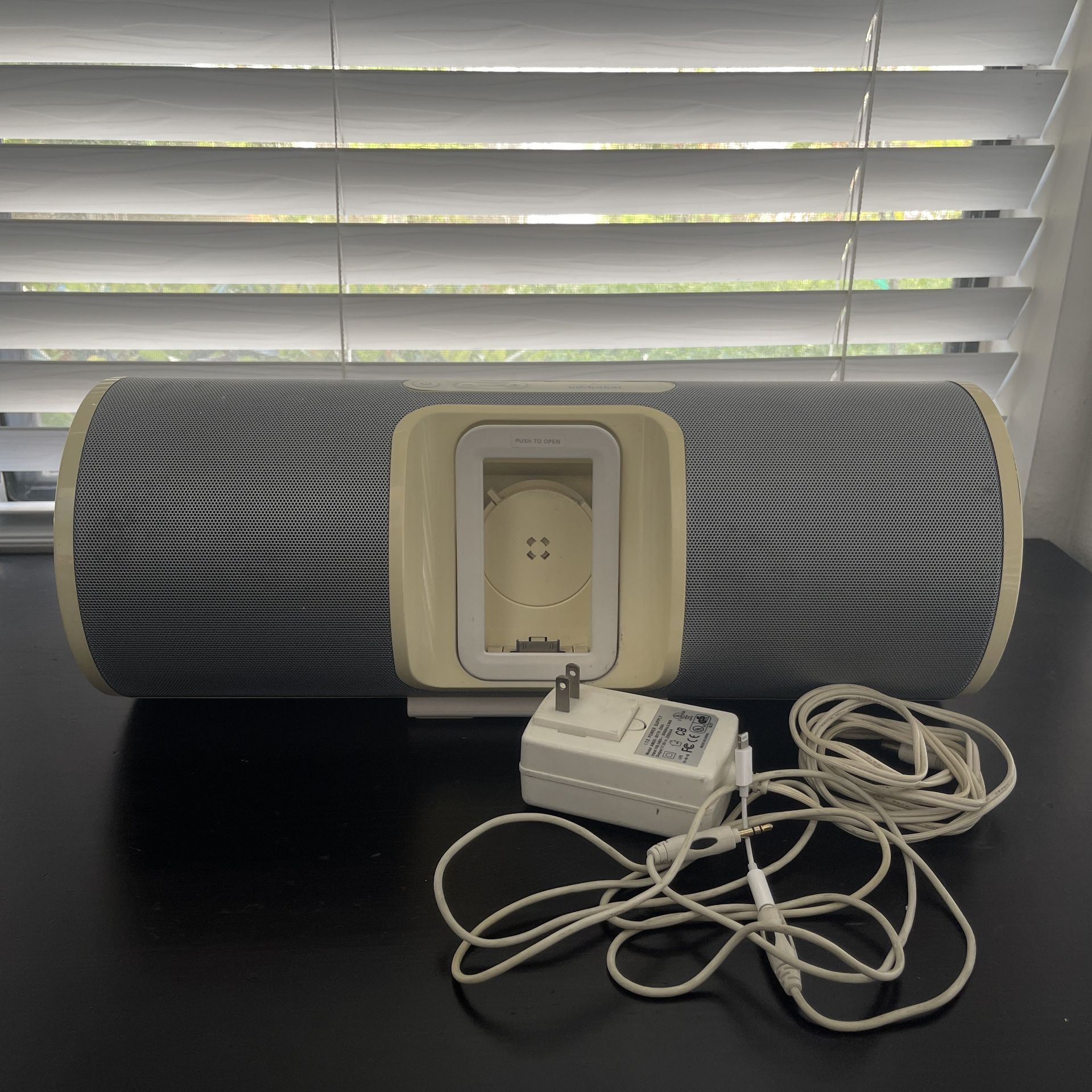 Altec Lansing inMotion iM7 portable Boom Box