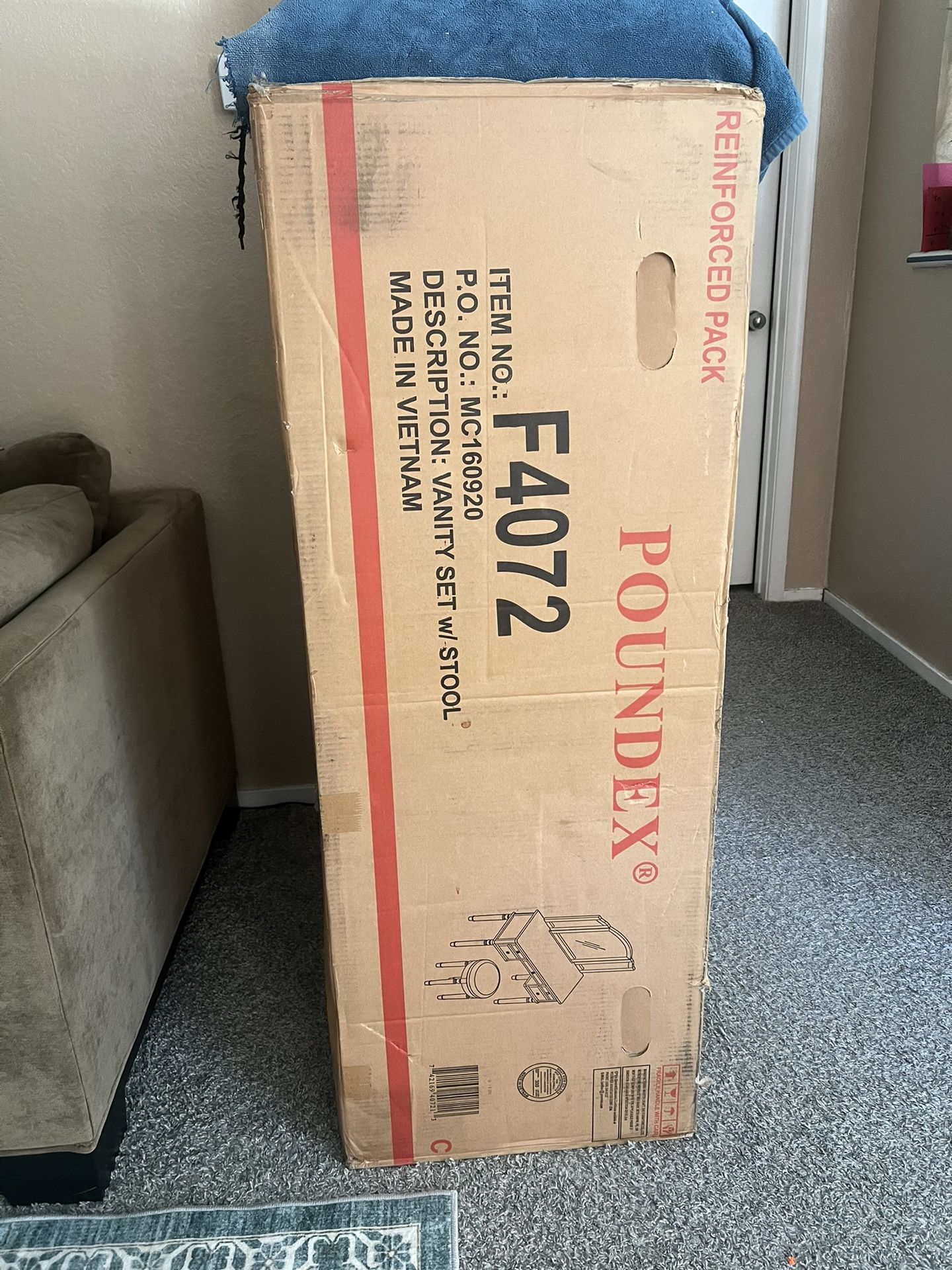 Poundex Vanity Set W/ Stool