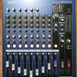 Yamaha Mixer MG12/4FX