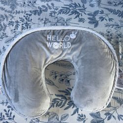 Boppy feeding & infant support pillow