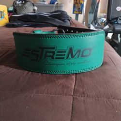New Stremo Weightlifting Belt Size Small
