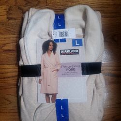 Brand New Women's Fleece Lined Large Robe