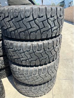 35x12.50r18 Toyo tires en excelentes condiciones de vida las 4