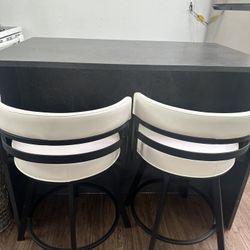 Island Table With Chairs 