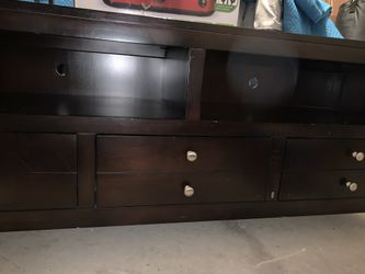Dark brown Tv stand with 3 drawers