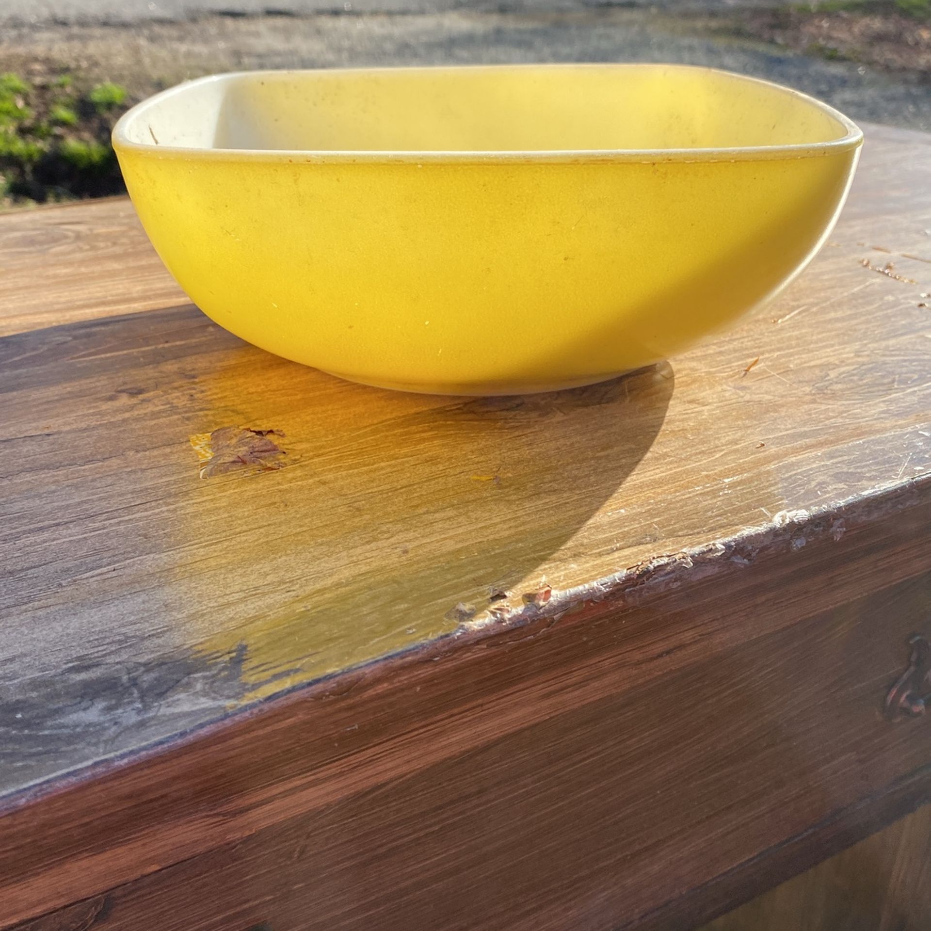 Vintage 9” Yellow Pyrex Bowl