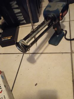 Ryobi cordless caulking gun