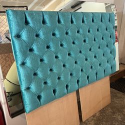 Snakeskin Tufted/Mirror Headboard-Full size Bed