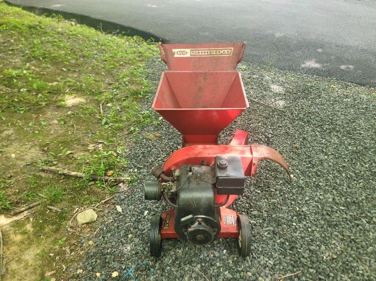 MTD Shred-it Chipper