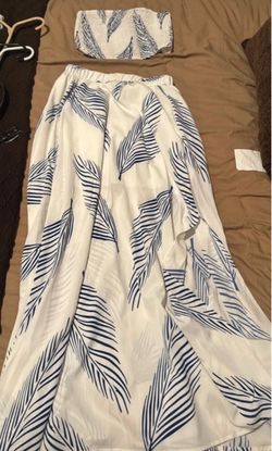 White & Blue Leaf Print Two-Piece Skirt Set