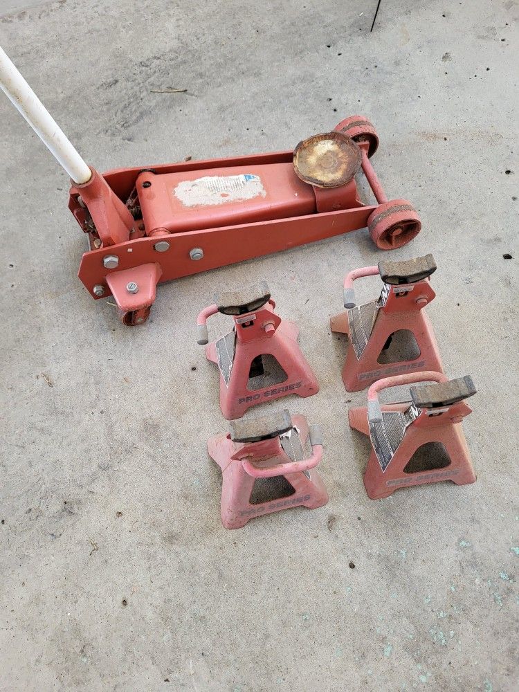 2 Ton Hydraulic Floor Jack and 4 Jack Stands