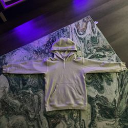 Female Lululemon Sweater 