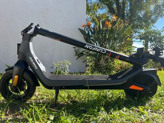 Cunfon RS300 Electric Scooter
