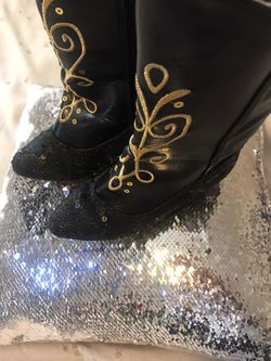 Frozen boots size 11
