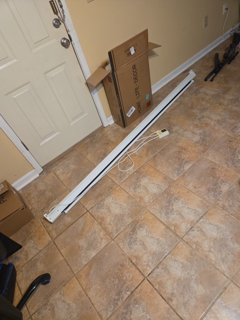100" automatic  projector screen 