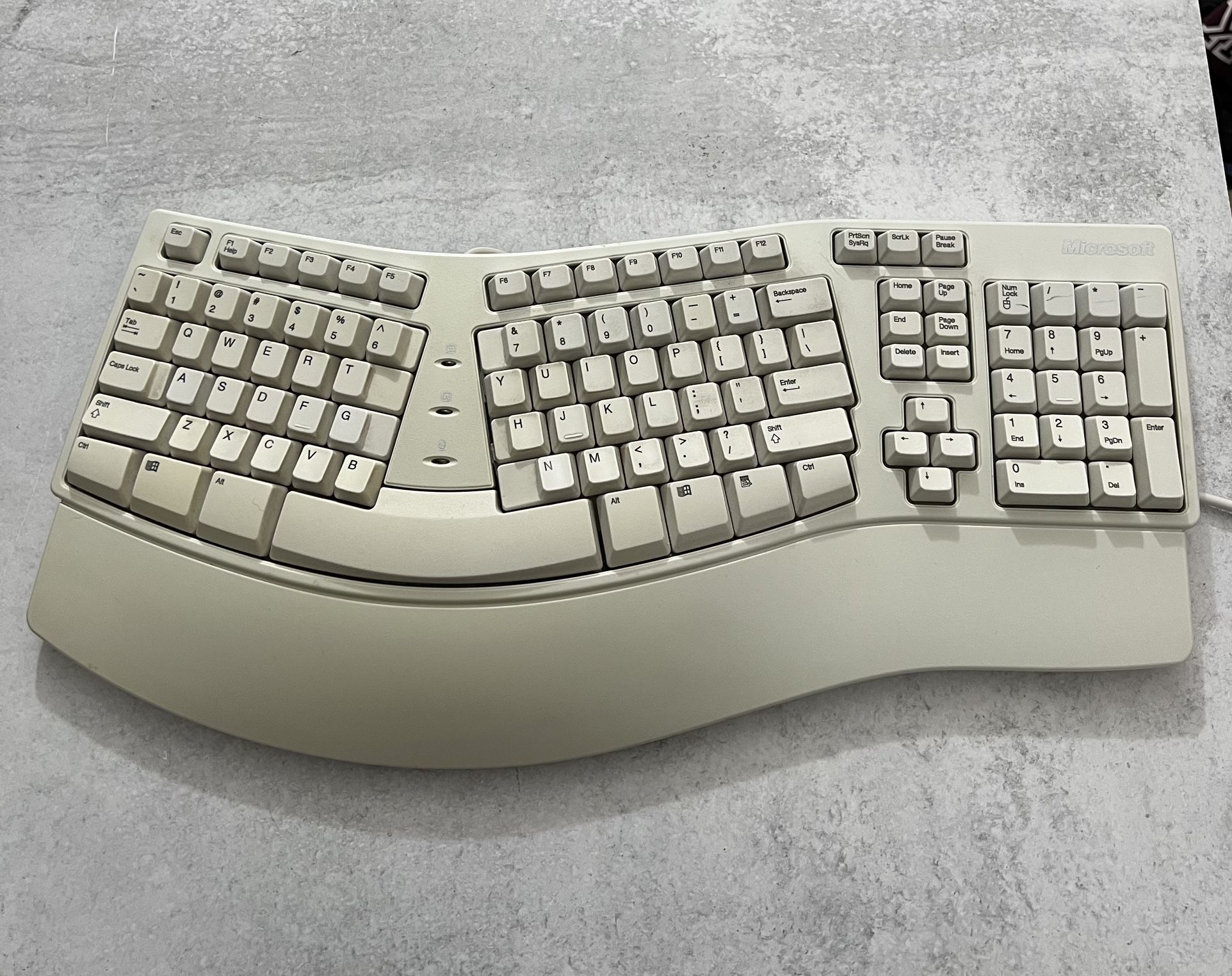 Vintage Microsoft KU-0045 X06-19331 Natural Keyboard Elite Ergonomic ps2 White