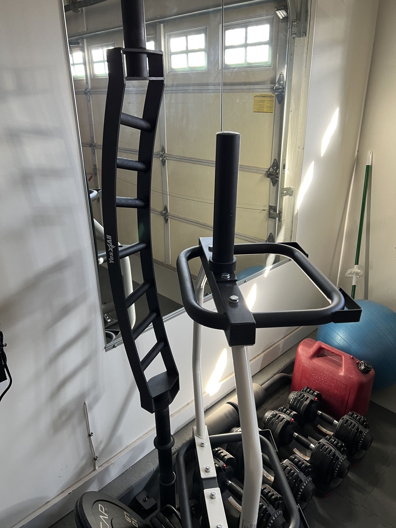 Cambered Barbell (neutral grip)/Hex bar
