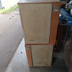 FREE SPEAKERS 