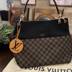 Louis Vuitton Maida Hobo