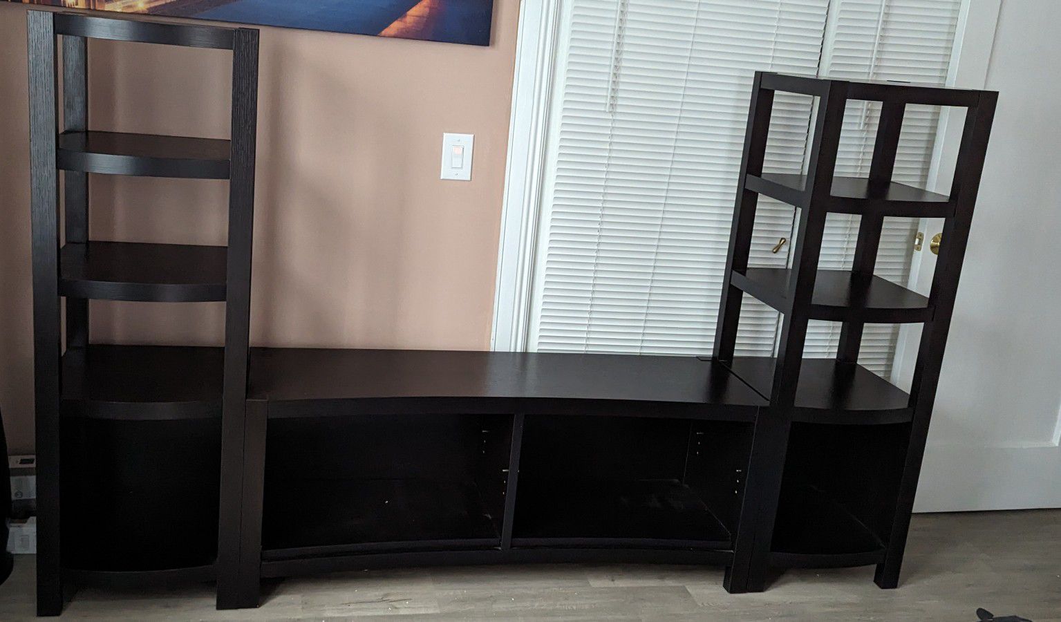  TV STAND