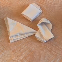 100 White Linen Napkins