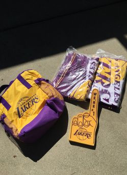 LAKERS BEACH TOTE w 2 Towels!