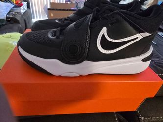 Nike Team Hustle D 11 Kids Size 3Y
