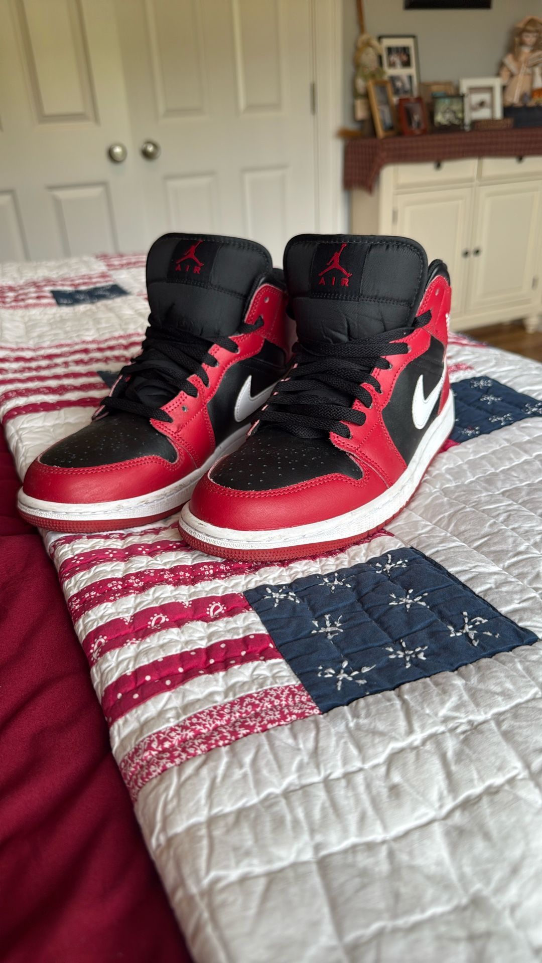 Nike Jordan 1 Size 8.5 (Men’s)