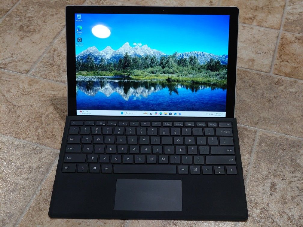 Used Microsoft Surface Pro 6 In Good Condition