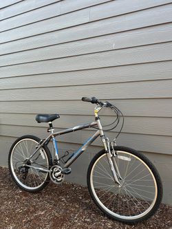 Nishiki Tamarack 18” Hybrid Bike – Comfortable 21-Speed