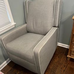 Beautiful Rocking Chair Recliner For sale!