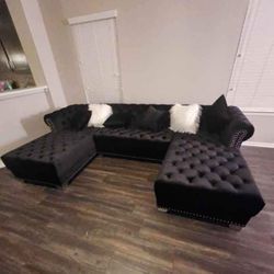 3piece velvet black upholstered sectional
