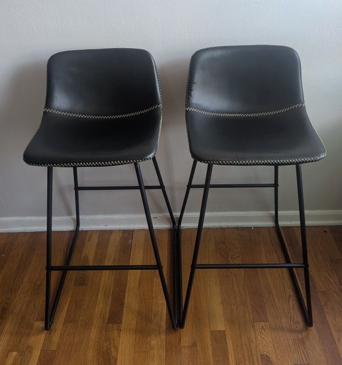 Black Counter Chairs / Bar Stools