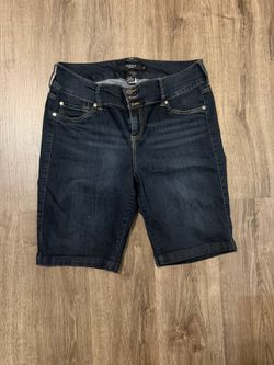 Woman Shorts Size 14