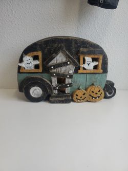 Halloween Decor Ceramic Trailer With Ghosts 