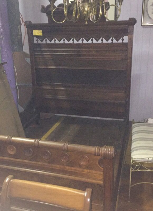 1880 Black Walnut Burlwood Button Bed