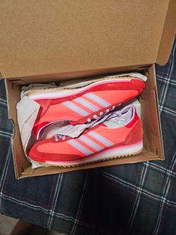 Solar red 72 OG women's size 7