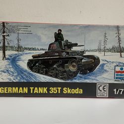 ESCI ERTL ~ German Tank - 35(T) Skoda ~ 1:72 Scale Model Kit 8025 ~ SEALED