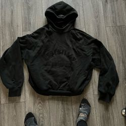 Black ESSENTIALS pick up only 