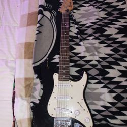 Fender Squier Mini With Mini Practice Amp