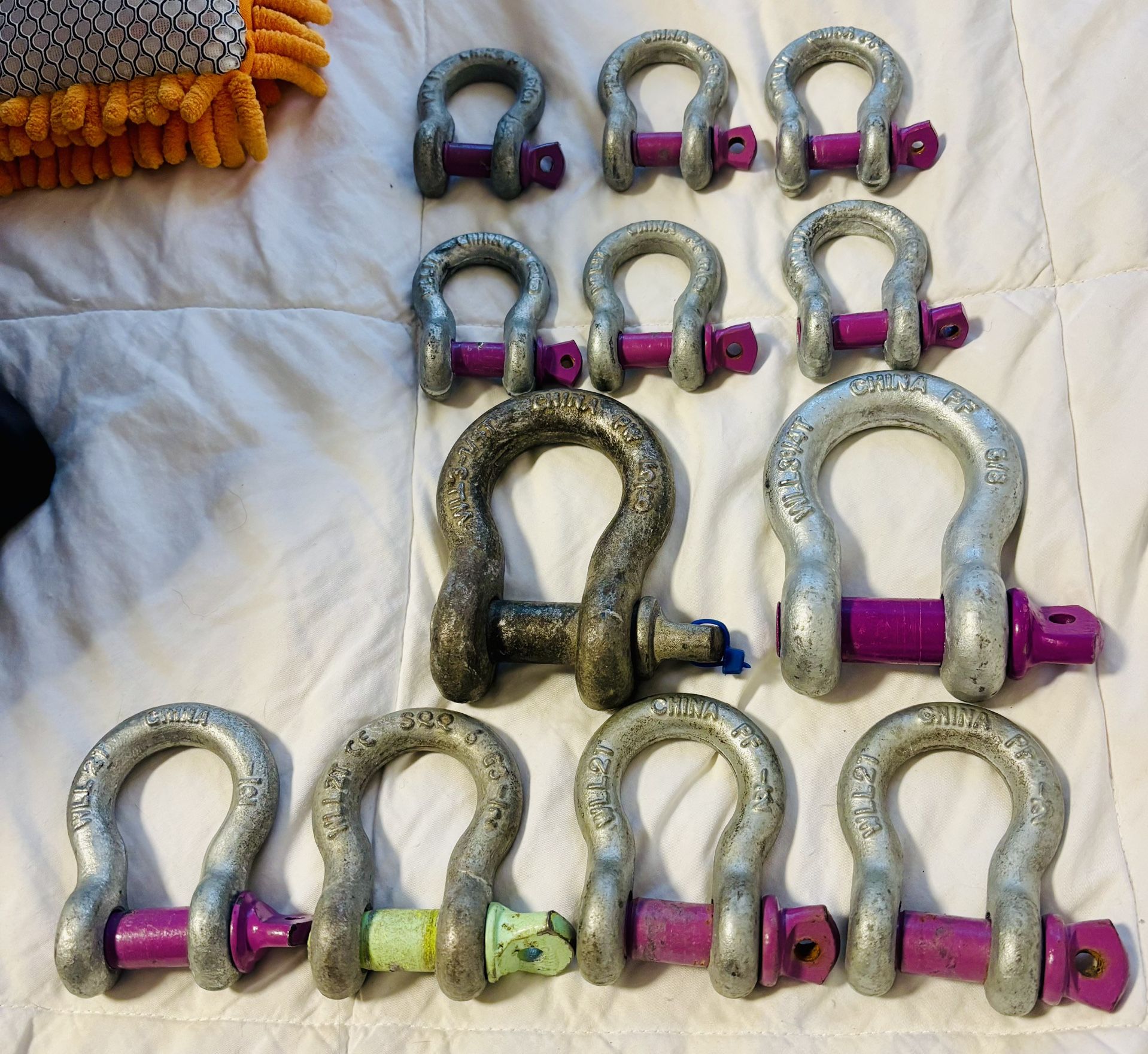 Various Anchor Shackles 